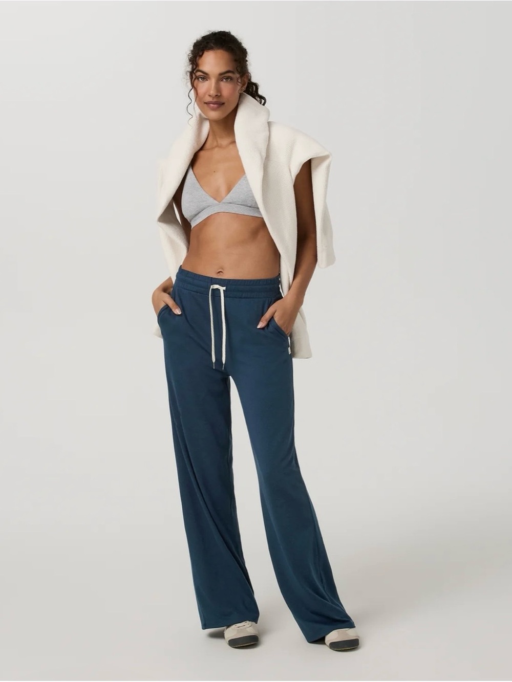 Vuori Halo Essential Wideleg Pant - Short in Blue Coast Heather